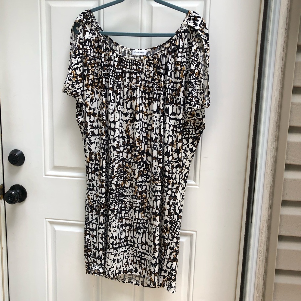 Calvin Klein Black & White Abstract Printed Dress